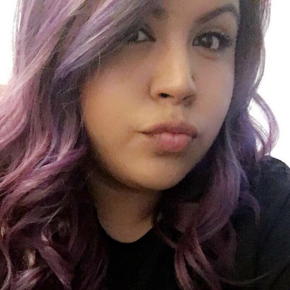 Meet your Posher, Nayeli